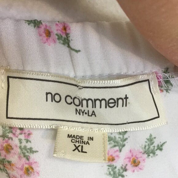 No Comment Off Shoulder Floral Pattern Top with Smocked Waist Size XL - Picture 7 of 10